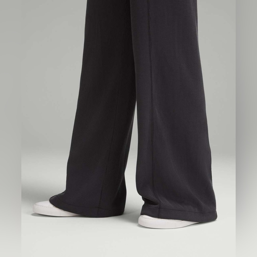 Lululemon Ribbed Softstreme High-Rise Pant 32.5" | Black | 10 - Picture 5 of 7